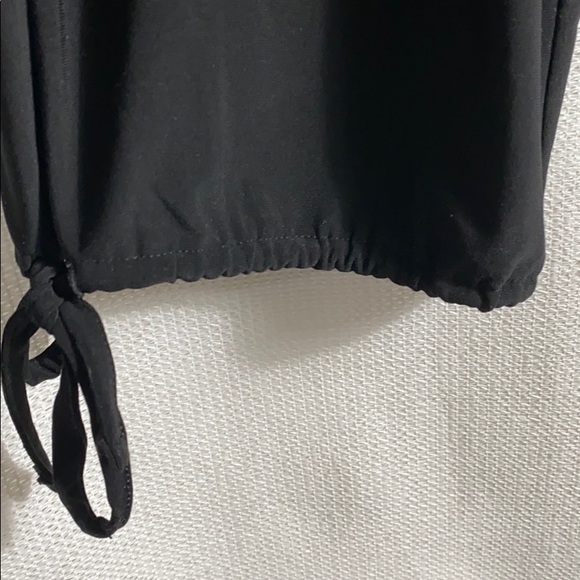 BLACK HOUSE /WHITE MARKET BLACK CAPRI’S - Picture 4 of 8